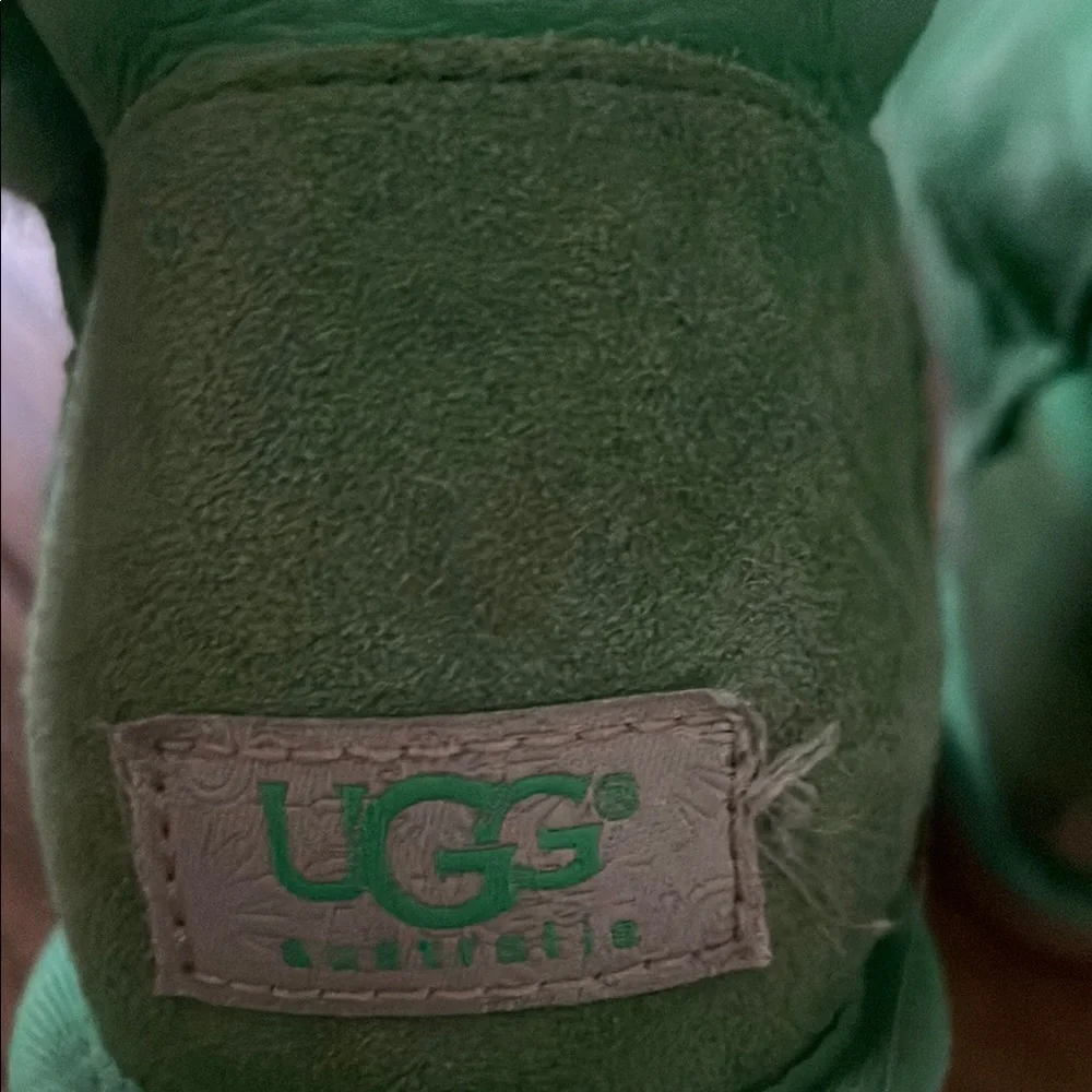 Ugg Bailey Button Shearling-Lined Boots in Green size 7 women